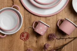 Sallys Emaille Tasse - pastell klein gepunktet