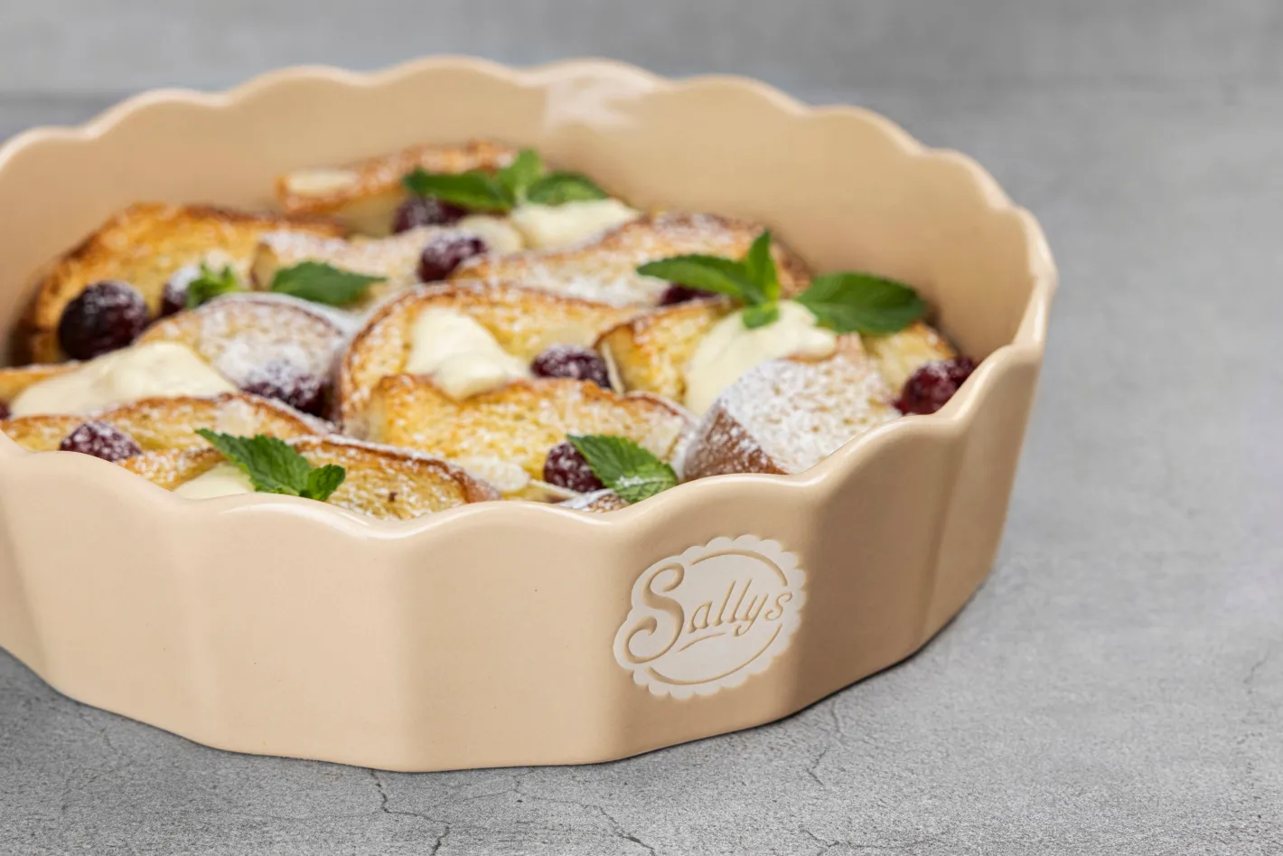 Sallys Stoneware Ofenform rund